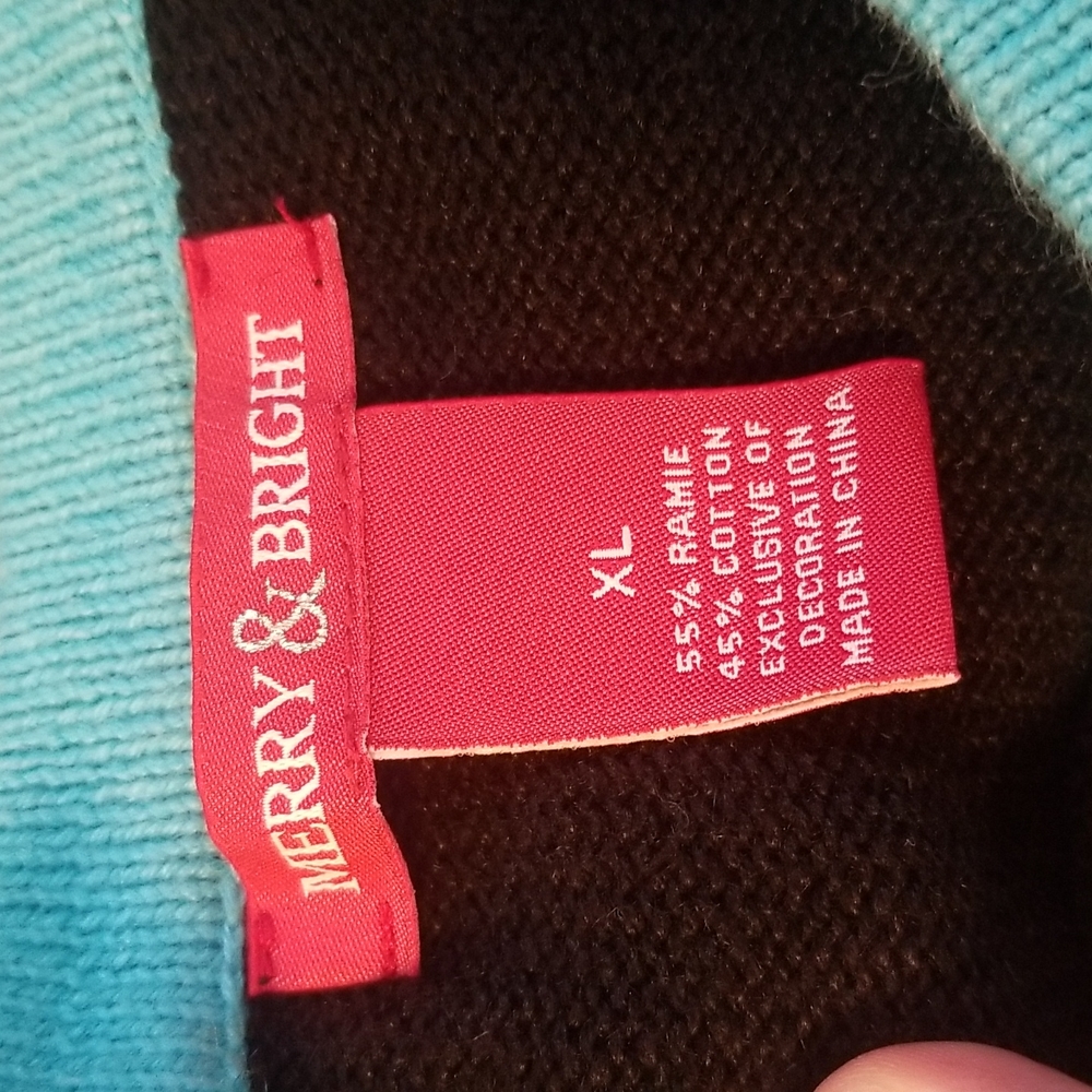 Merry & Bright Christmas Sweater XL - Picture 7 of 7